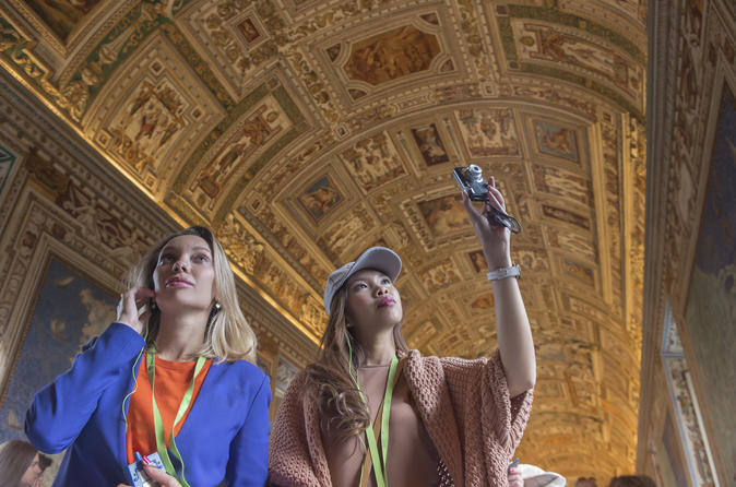 Skip the Line: Vatican Museums, Sistine Chapel and St Peter's Basilica Half-Day Walking Tour