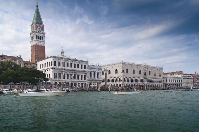 Grand Canal Boat tour in venice