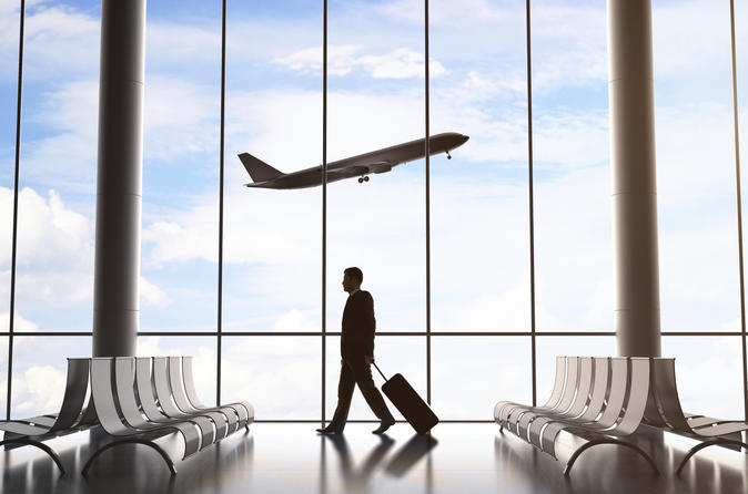 Club Mobay VIP Lounge Access and Round-Trip Shared Airport Transfer 