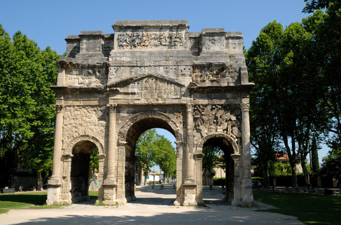 Excursão de um dia para grupos pequenos em Orange e Châteauneuf-du-Pape