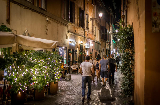 Excursão a pé por Trastevere à noite e jantar na vila
