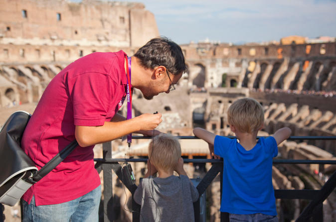Evite as filas: Excursão ao Coliseu para toda a família e à Roma Antiga