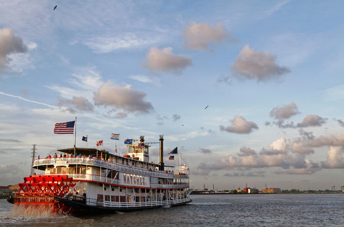 Viator VIP: Bootsfahrt mit Abendessen auf dem Dampfschiff "Natchez" mit einer privaten Besichtigung von Boot und Maschinenraum