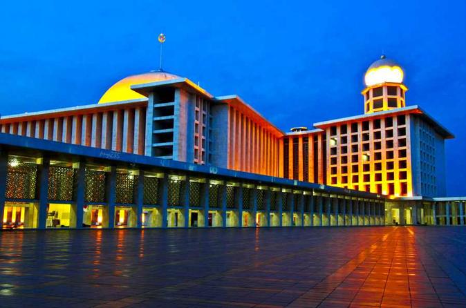 Private Tour: Full-Day Highlights of Jakarta Tour with Lunch