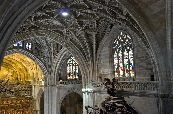3H Alcazar Cathedral and Santa Cruz District Skip the lines Tickets Included - 10:45
