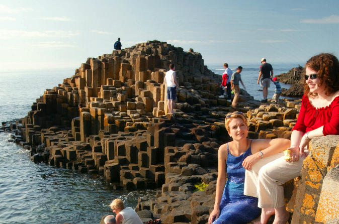 Giant's Causeway and Carrick-a-Rede Rope Bridge Day Trip from Belfast