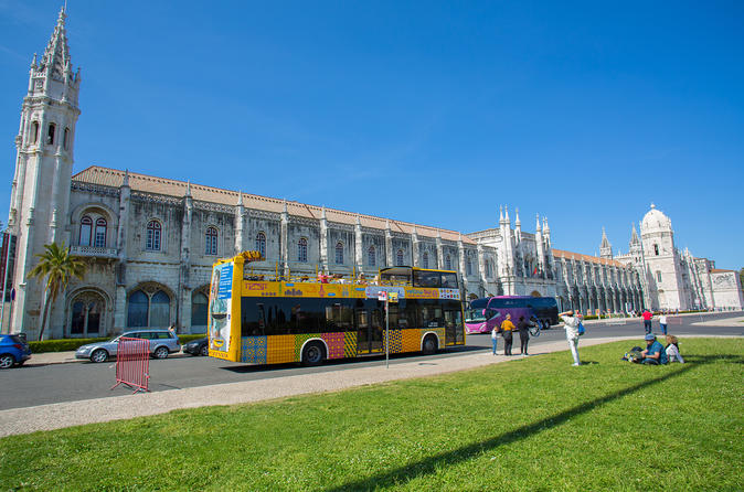 Excursão de ônibus da Tagus com várias paradas