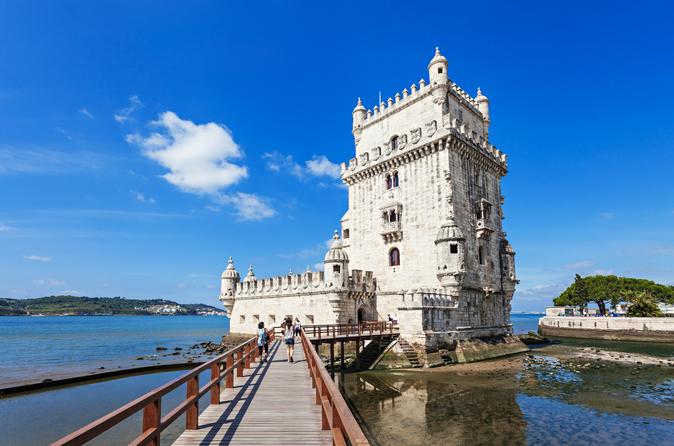 Ônibus de várias paradas e cruzeiro fluvial para Belém
