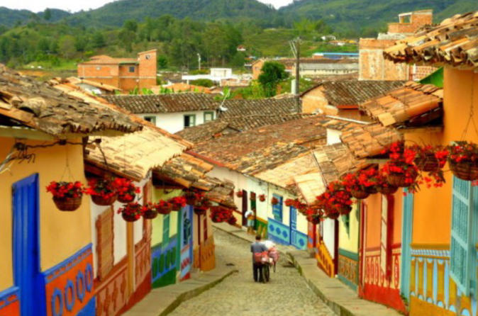 Day Trip to Guatapé from Medellín