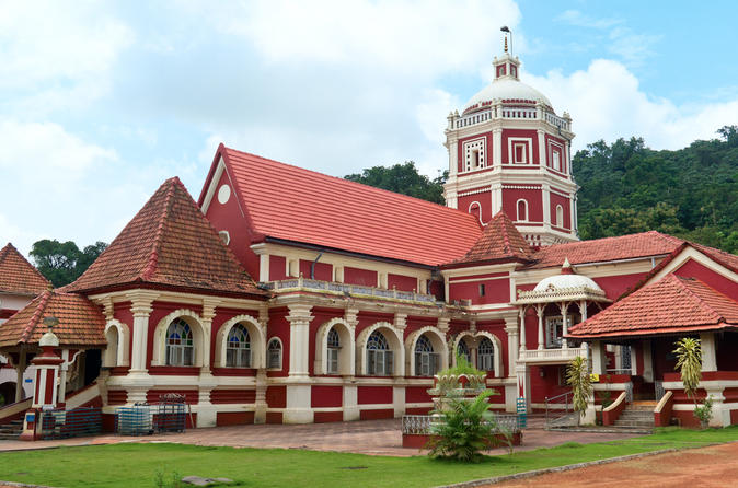 Private Cultural Tour: Ancestral Goa, Shantadurga Temple and Spice Village Including Lunch