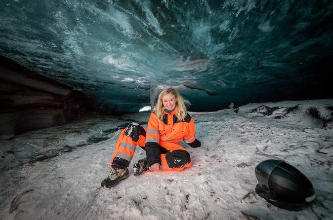 Excursion en motoneige sur le glacier et dans sa grotte de glace au départ de Reykjavik