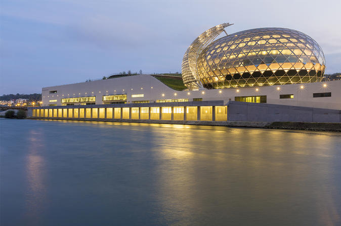 Discover the Depth of la Seine Musicale - Tour in English at 02:30 pm
