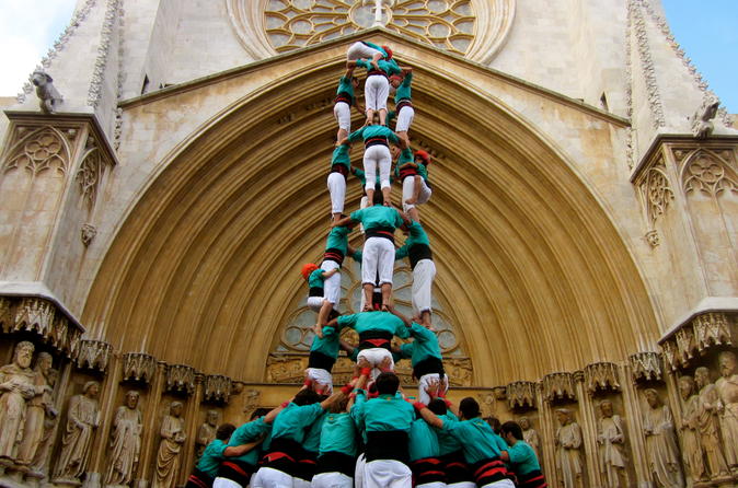 Excursion découverte de la tour humaine avec dégustation de plats et de vins à Barcelone