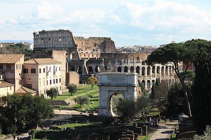 Evite as Filas: excursão ao Fórum Romano e destaques do Coliseu