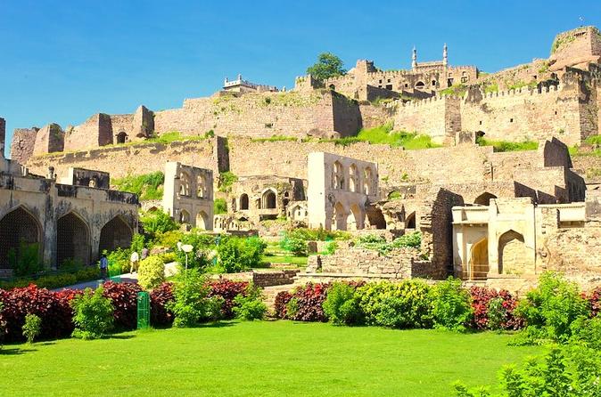 Private Half-Day Tour: Golkonda Fort and Qutb Shahi Tombs from Hyderabad