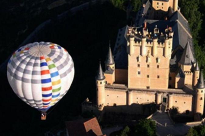 Vol en montgolfière au-dessus de Tolède ou Ségovie avec transport en option depuis Madrid