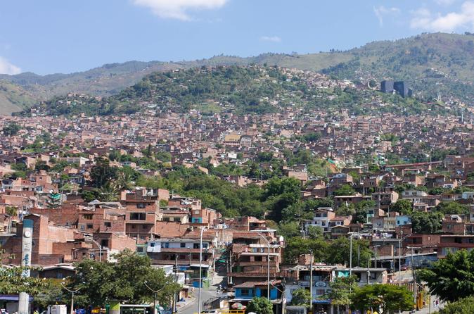 Medellín by Metro: Botero Plaza, Botanical Gardens and Santo Domingo Savio Library