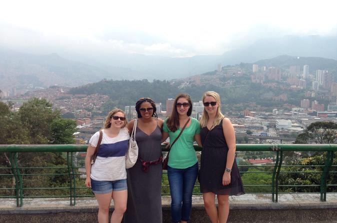 Medellín City Tour Including Slum Neighborhoods and Food Tasting