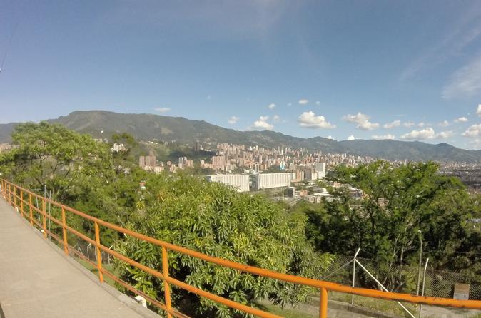 Medellín Combo City Tour Including Street Art and Food Tour