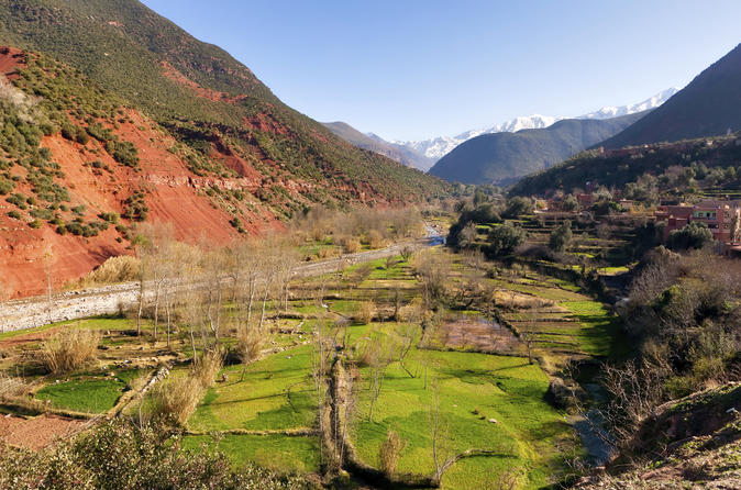 Excursion d'une journée dans le massif de l'Atlas au départ de Marrakech avec en option la visite du lac de Takerkoust et du plateau de Kik