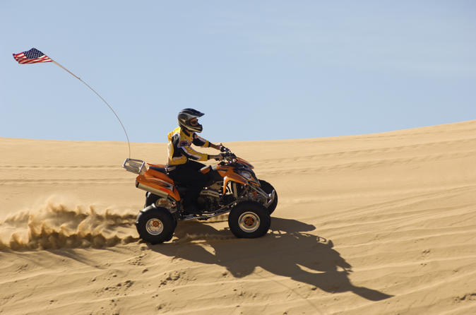 Après-midi Safari en quad dans le désert de Dubaï avec excursion à dos de chameau, un barbecue pour le dîner et un spectacle de danse du ventre
