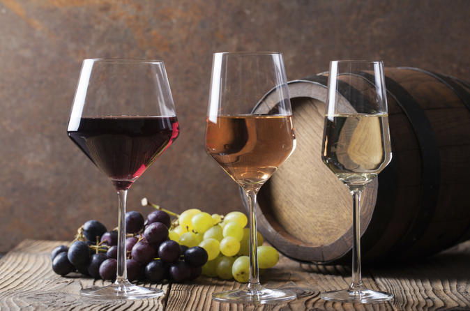 Ancient Akrotiri and Santorini Wineries Tour