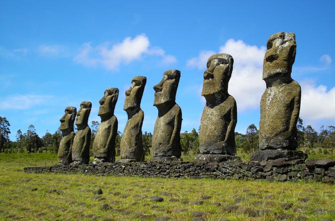 Easter Island Moai Archaeology Tour: Ahu Akivi, Ahu Tahai and Puna Pauâ Quarry.