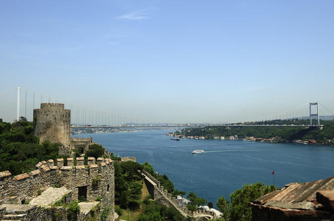 Croisière sur le détroit du Bosphore avec visite de la forteresse de Rumeli ou du palais de Küçüksu