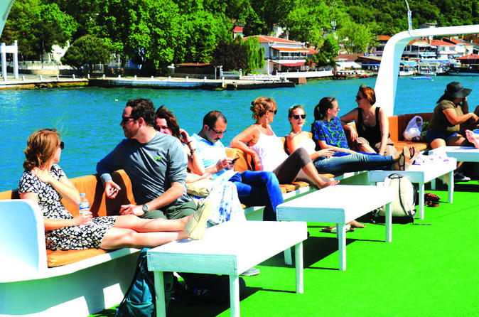 FULL DAY BUS & BOAT COMBO TOUR WITH DOLMABAHCE PALACE AND ASIA-KUCUKSU PALACE - 09:00