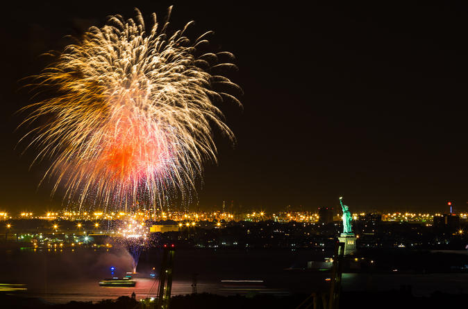 New Year's Eve Cruise With Buffet Dinner And Fireworks - New York City