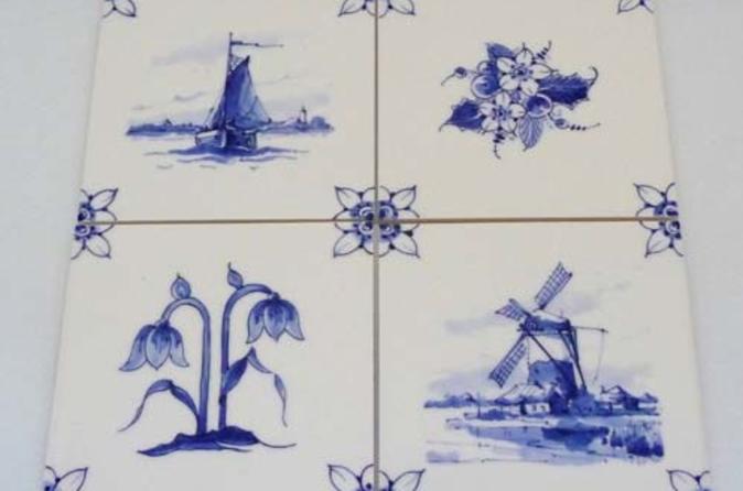 Tour privato: visita a una fabbrica di ceramiche di Delft e workshop di pittura su ceramica
