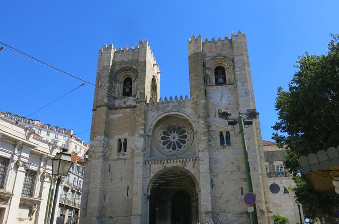 Uncovering the Past in Lisbon's Old Town - Walking Tour - English - 17:30