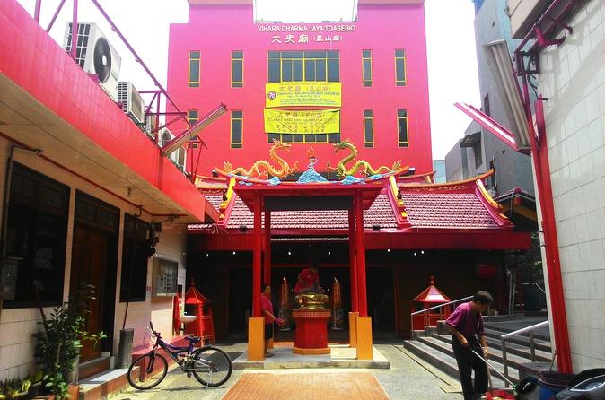 Jakarta Chinatown Discovery with Lunch and Coffee