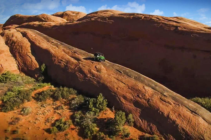 Hell's Revenge 4x4 Off-Roading Tour from Moab