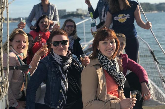 Private Tour: The best boat Cruise in Lisbon