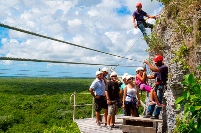 Aventure à Hoyo Azul et en tyrolienne à Punta Cana