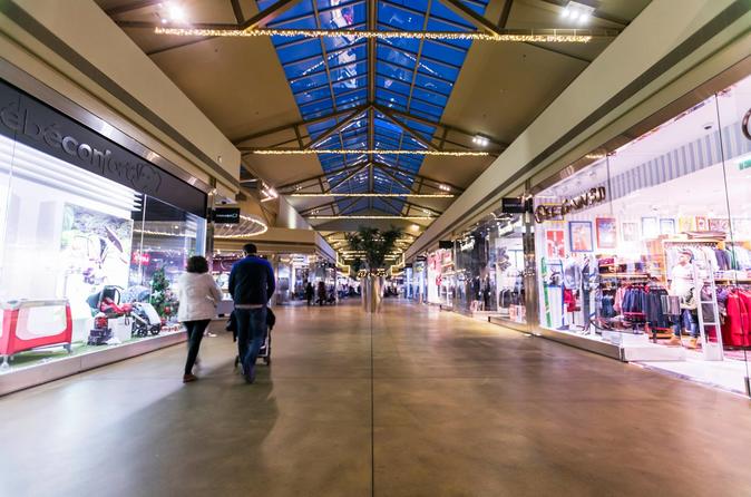 Round Trip Shuttle to Porto Outlet Shopping - 11:30