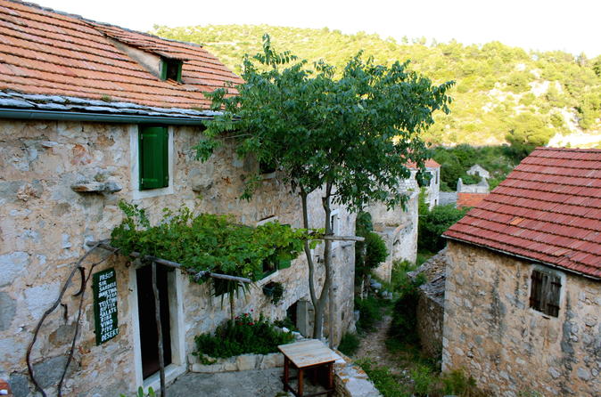 Hvar Abandoned Village Tour and Local Dinner