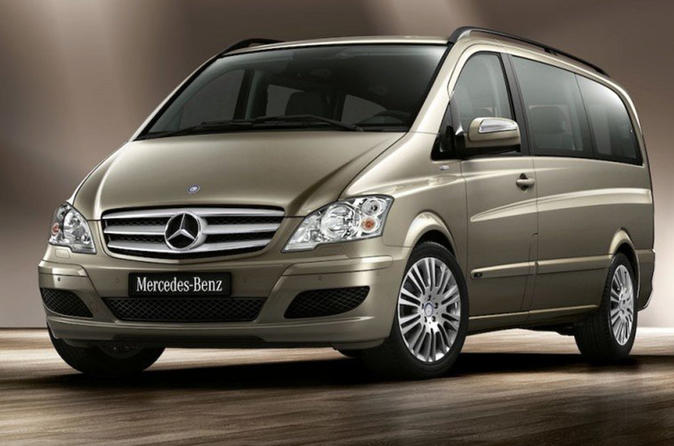 Transfer arrival Minivan Barcelona Airport to Barcelona Port
