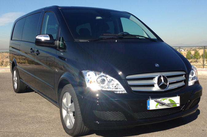 Transfer departure Minivan Barcelona City to Barcelona Airport