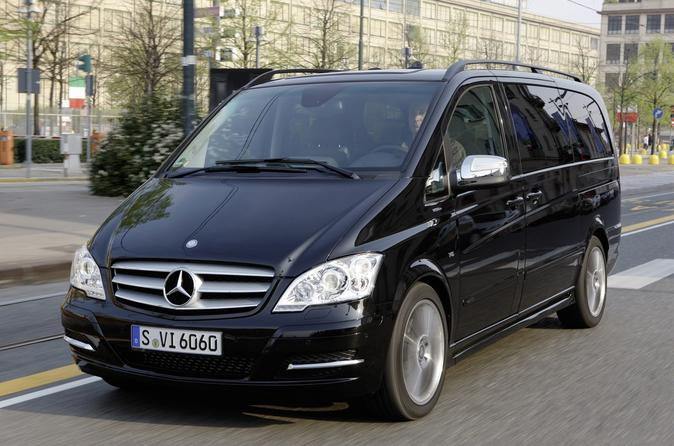 Private Departure Transfer by Luxury Van to Prague Hlavni Nadrazi Railway Station